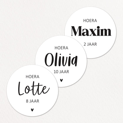 Stickers op maat | Hoera + naam + leeftijd | 10 stuks